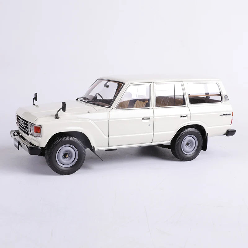 1:18 KYOSHO Toyota Land Cruiser LC60